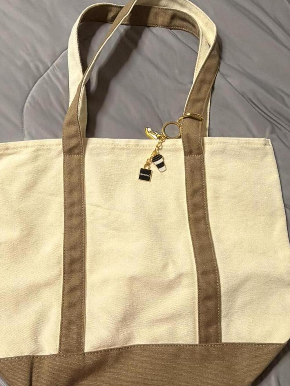 Simons Women's Cream and Multi Bag